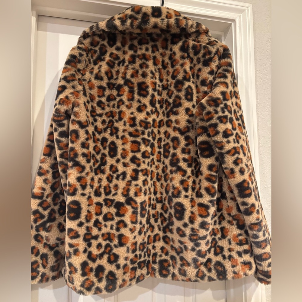 UGG Leopard Print Faux Fur Teddy Jacket - Tan, Black, Brown - Picture 4 of 7